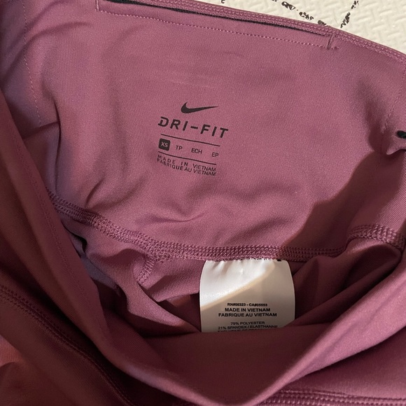 Mauve Purple Pink Nike Women Dri Fit Leggings - Picture 4 of 4
